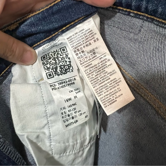 Levi’s Ribcage Straight Ankle Jeans - Picture 13 of 14